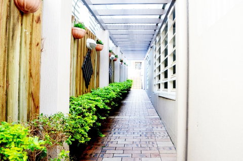 Spring Hill Mews Apartments - Foster Accommodation 1