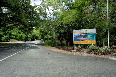 Ellis Beach Oceanfront Bungalows - Campground - Foster Accommodation 4