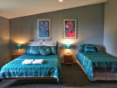A Sacred Mountain Retreat - Foster Accommodation 6