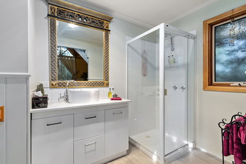 Gembrook Cottages - Foster Accommodation 2