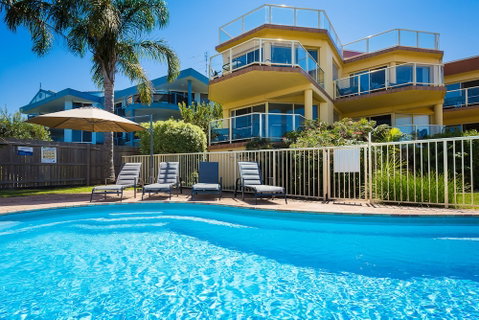 Baywatch Luxury Apartments - Foster Accommodation 2