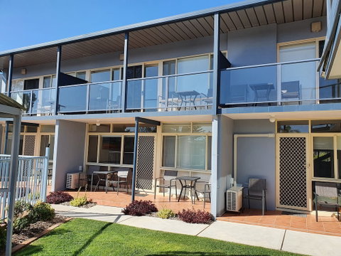 Grandeur Holiday Units - Foster Accommodation 2