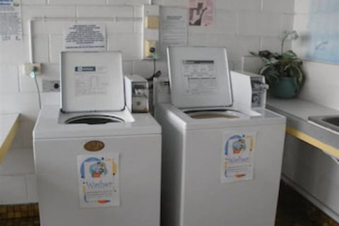 Hillcrest Tourist Park - Foster Accommodation 1