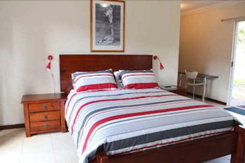 Avocados Accommodation - Foster Accommodation 6