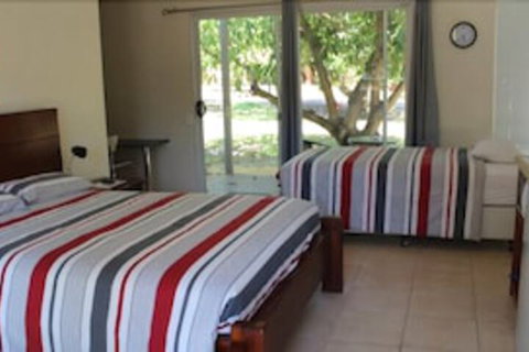 Avocados Accommodation - Foster Accommodation 1
