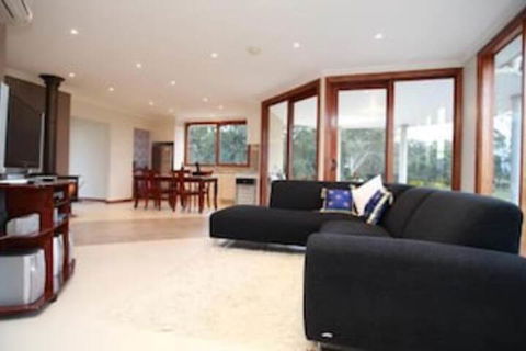 Aurora Cottages - Foster Accommodation 5