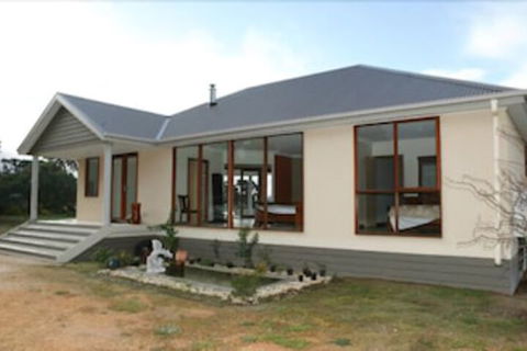 Aurora Cottages - Foster Accommodation 2