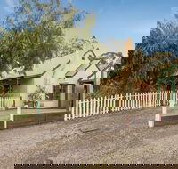 Country Pleasures BB - Foster Accommodation