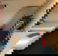 Parkway Motel - Foster Accommodation