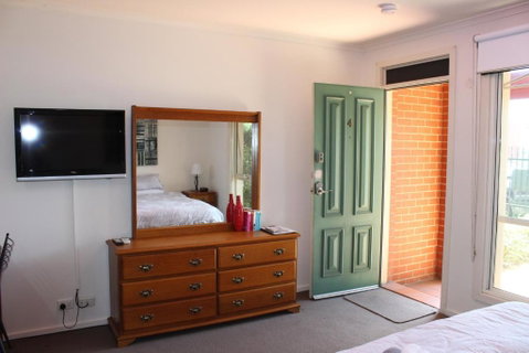Box Hill Studio Apartment 2 - Foster Accommodation 1