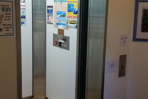Alexander Beachfront Apartments - Foster Accommodation 7