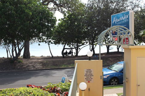 Alexander Beachfront Apartments - Foster Accommodation 5
