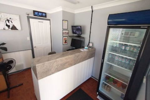 Aspley Sunset Motel - Foster Accommodation 0