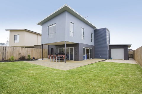 Beach & Golf Stays Torquay - Foster Accommodation 6