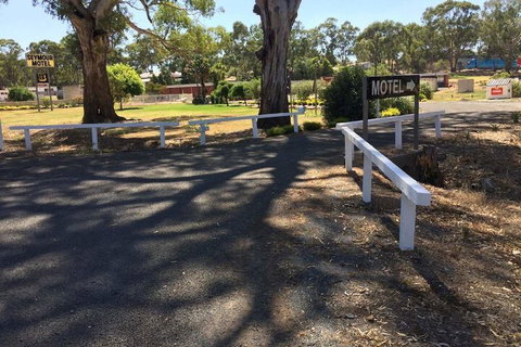 Seymour Motel - Foster Accommodation 2