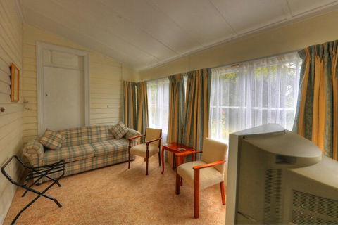 Acacia Bed & Breakfast - Foster Accommodation 7