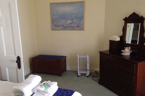 Acacia Bed & Breakfast - Foster Accommodation 2