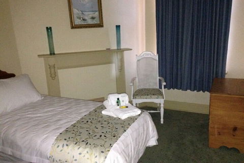 Acacia Bed & Breakfast - Foster Accommodation 6