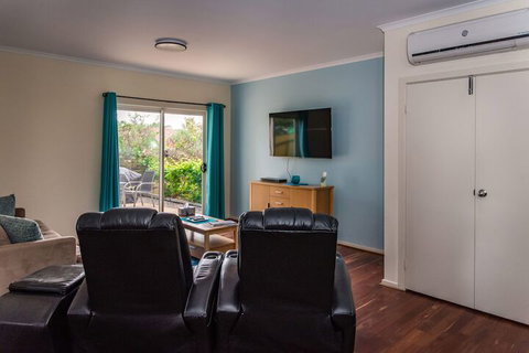 McLaren Vale Studio Apartments - Foster Accommodation 6