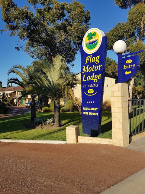 Flag Motor Lodge - Foster Accommodation 0
