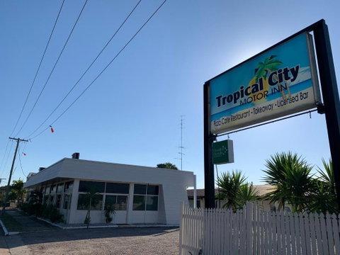 Tropical City Motor Inn - Foster Accommodation 2
