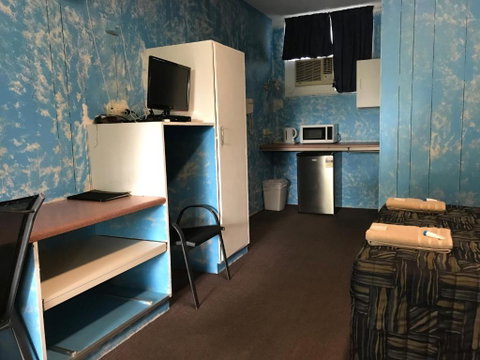 Tropical City Motor Inn - Foster Accommodation 3