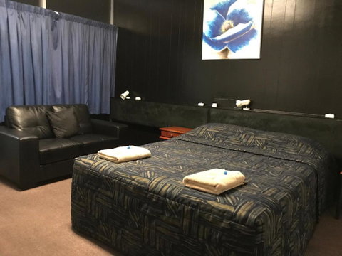 Tropical City Motor Inn - Foster Accommodation 1