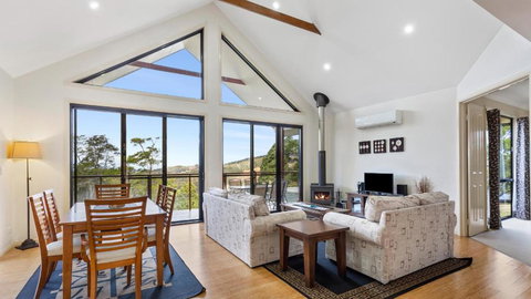 Ravensbourne Escape Stella Luna - Foster Accommodation 1