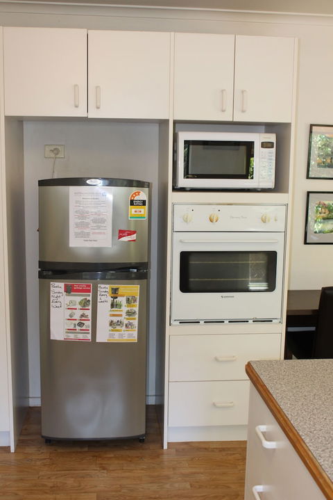 Australian Home Away Ringwood At Bardia - Foster Accommodation 3