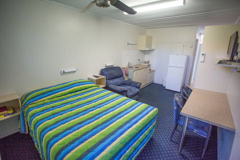 Fourth Avenue Motor Inn - Foster Accommodation 7