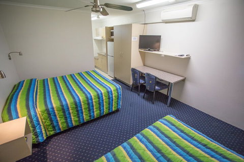 Fourth Avenue Motor Inn - Foster Accommodation 5