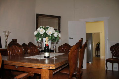 Mentor Chambers Apartment Bed & Breakfast - Foster Accommodation 4