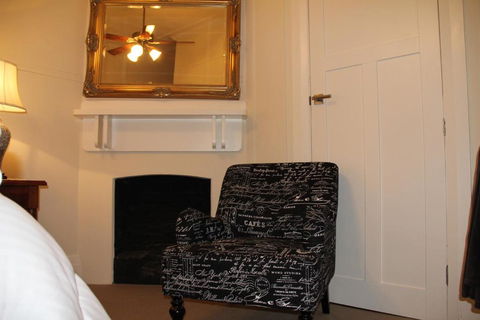Mentor Chambers Apartment Bed & Breakfast - Foster Accommodation 5