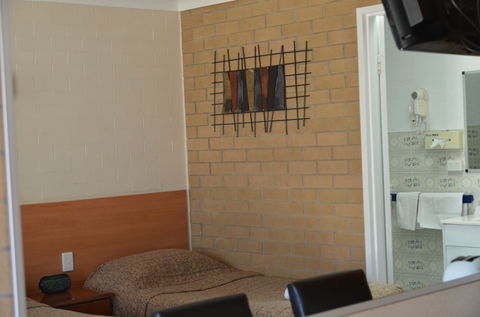 Alexander Motor Inn Moree - Foster Accommodation 2