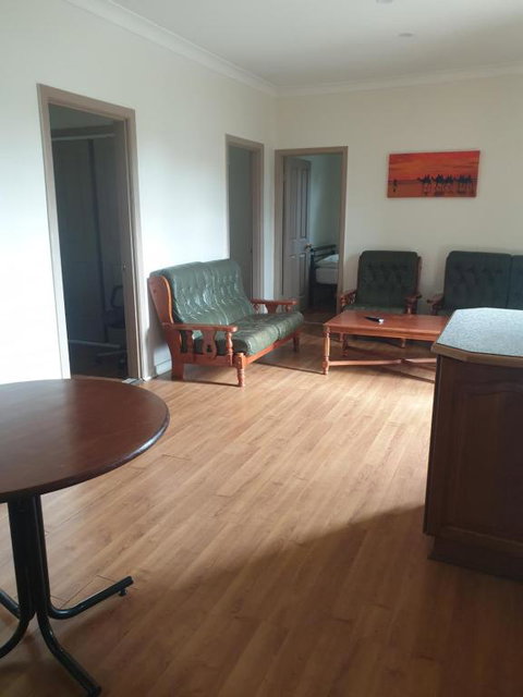 Newell Hwy Caravan Park - Foster Accommodation 3