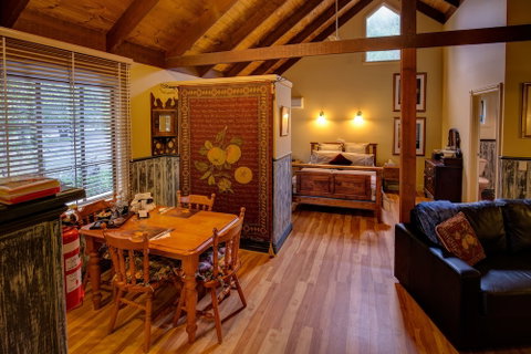 Trawool Cottages & Farmstay - Foster Accommodation 1