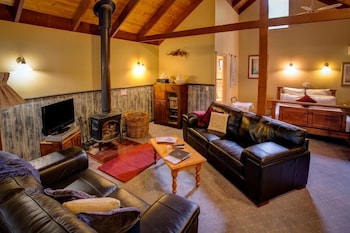 Trawool Cottages & Farmstay - Foster Accommodation 2