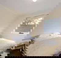 Two Bays Apartments - Foster Accommodation