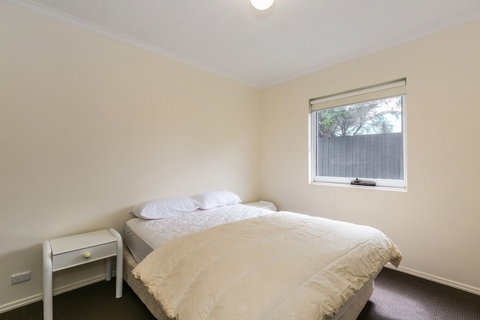 Two Bays Apartments - Foster Accommodation 0