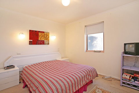 Two Bays Apartments - Foster Accommodation 1