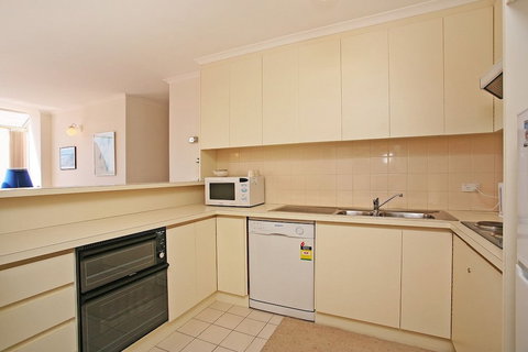 Two Bays Apartments - Foster Accommodation 5