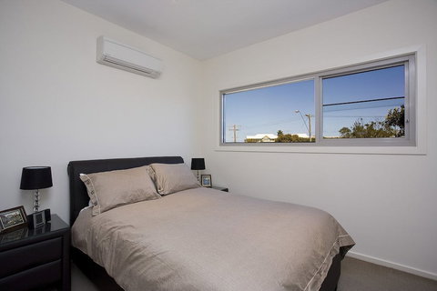 Two Bays Apartments - Foster Accommodation 3