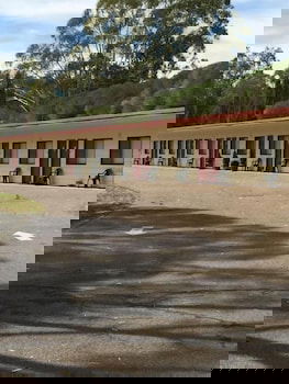 Wagon Wheel Motel - Foster Accommodation 4