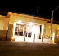 Newman Hotel - Foster Accommodation