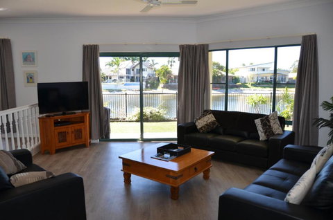 Bayz Maroochy Waters - Foster Accommodation 3
