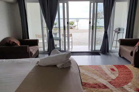 Applebay Guest House - Foster Accommodation 6