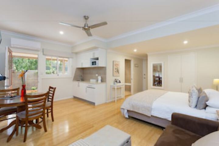 Chapel Hill QLD Foster Accommodation