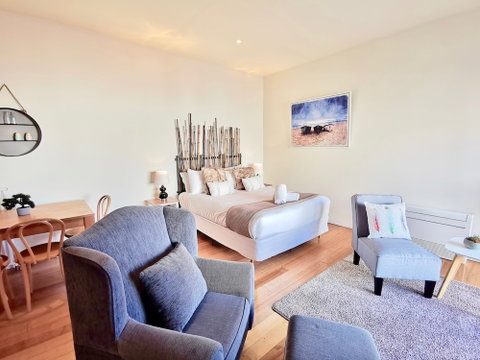 Phoenix Apartments - Foster Accommodation 0