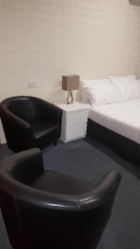 Lockleys Hotel - Foster Accommodation 3