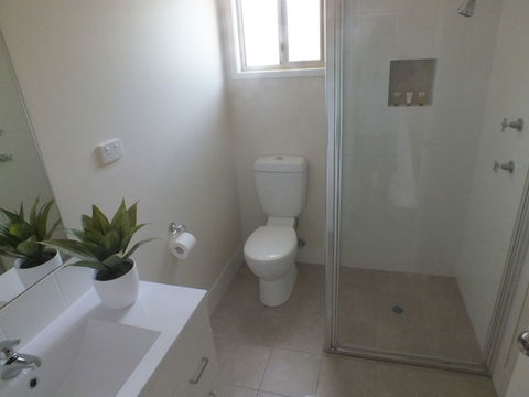 Albury Gardens Tourist Park - Foster Accommodation 6